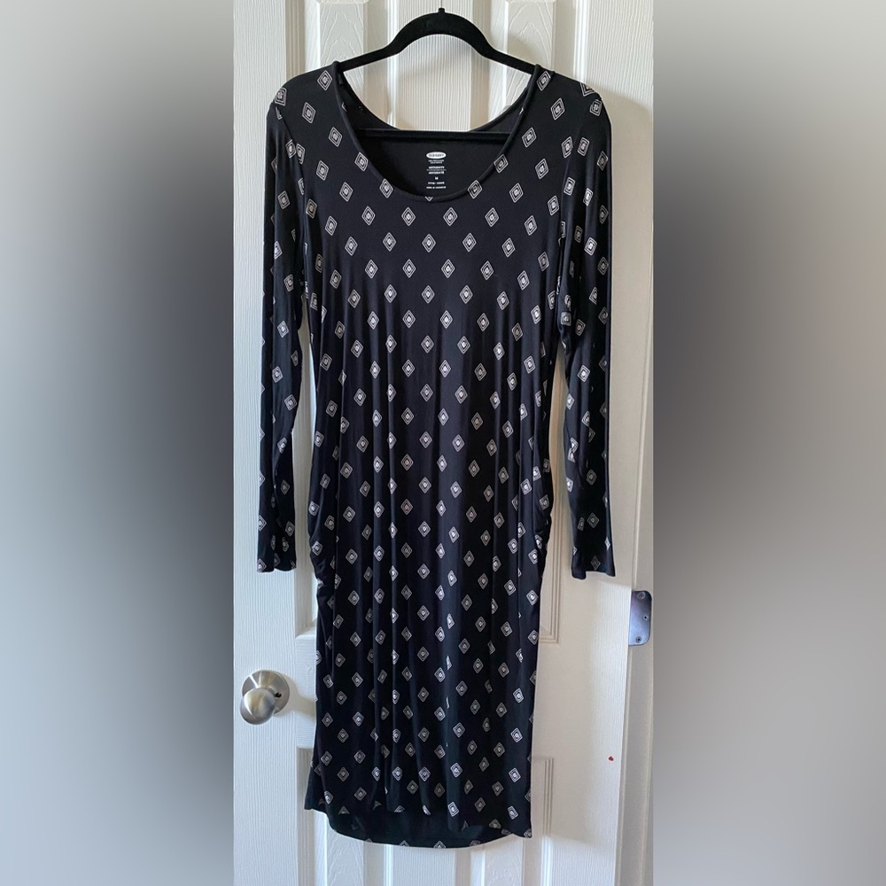 Old Navy Black maternity dress size medium